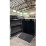Transportcase für Outdoor LED Mobile Videowall mit integriertem Stauraum und Rollen