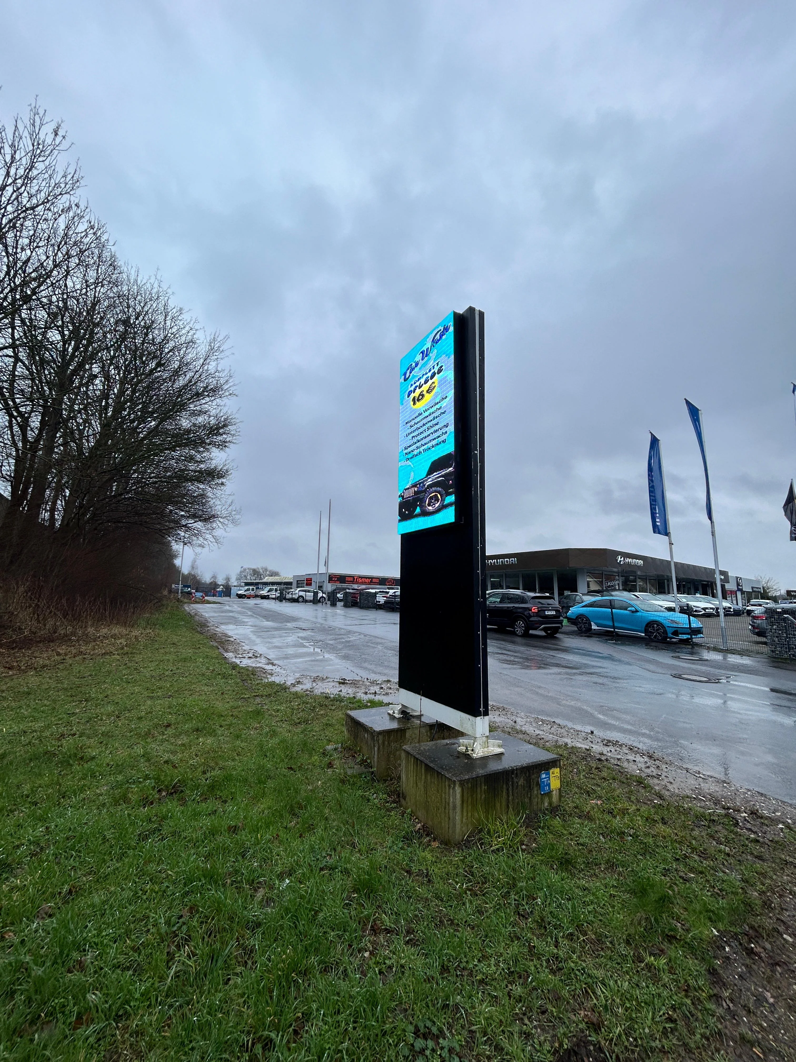 Tiptop Autowäsche Bünde Skyleds LED Display Referenz