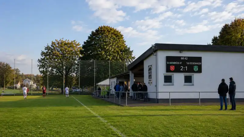 LED Spielstandsanzeige mit Sponsorenwerbung im Outdoor-Einsatz